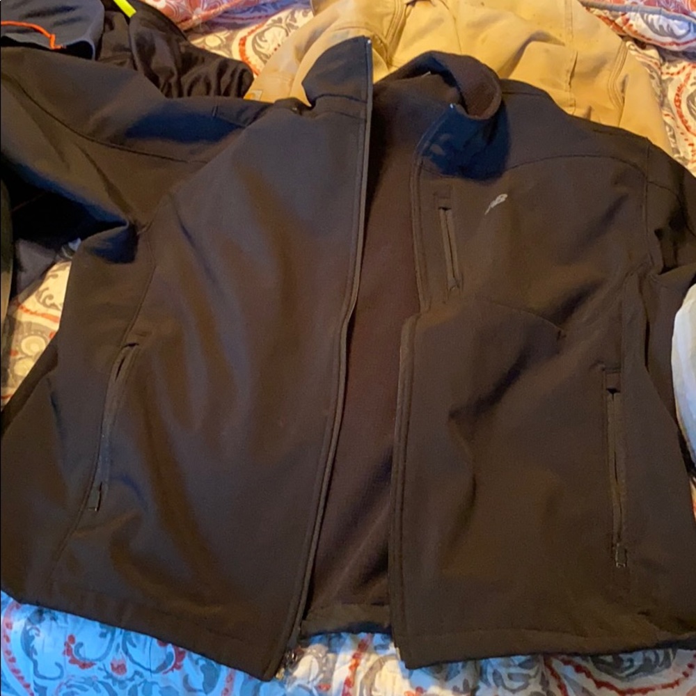 new balance windbreaker jacket men’s euc